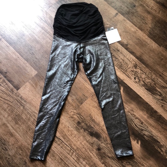 NWT Beyond The Bump twinkle foil midi leggings - Picture 2 of 5